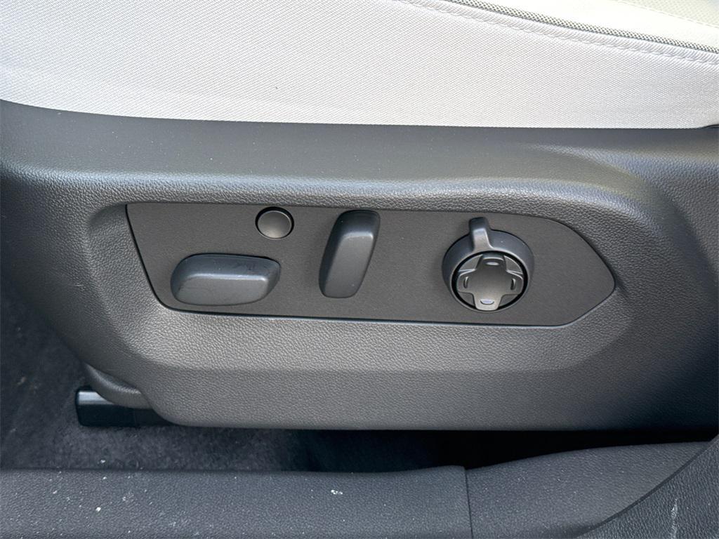 new 2025 Buick Envision car, priced at $43,500