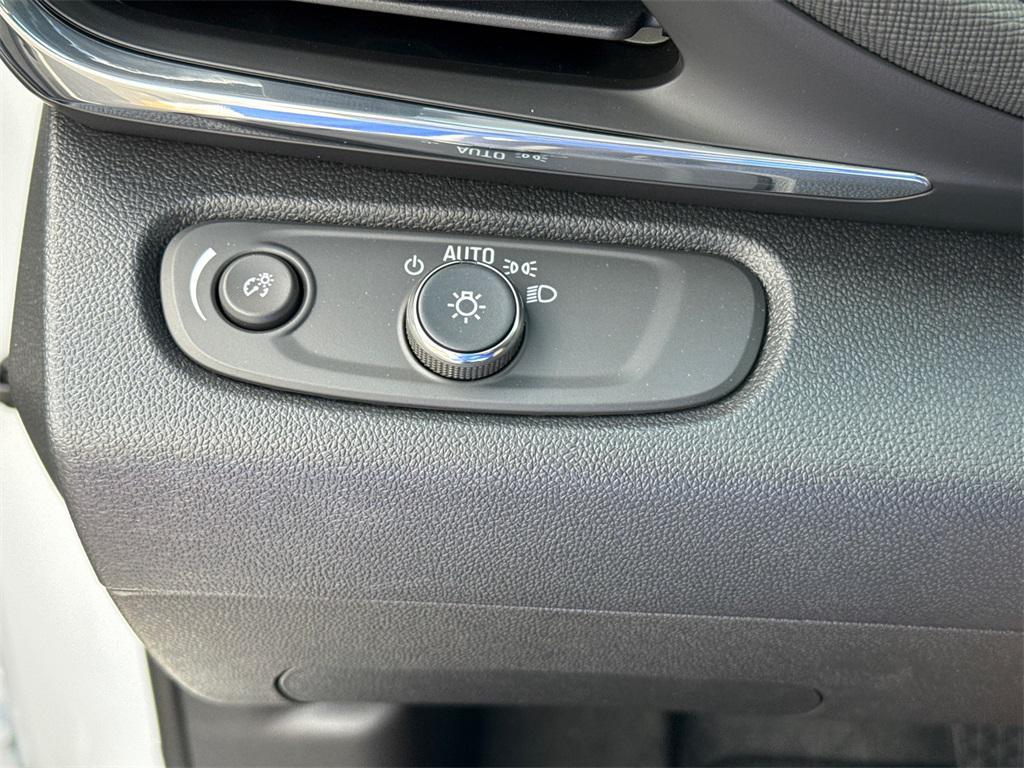 new 2025 Buick Envista car, priced at $23,500