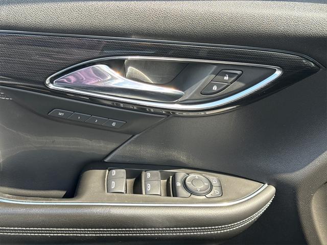 used 2022 Buick Envision car, priced at $25,000
