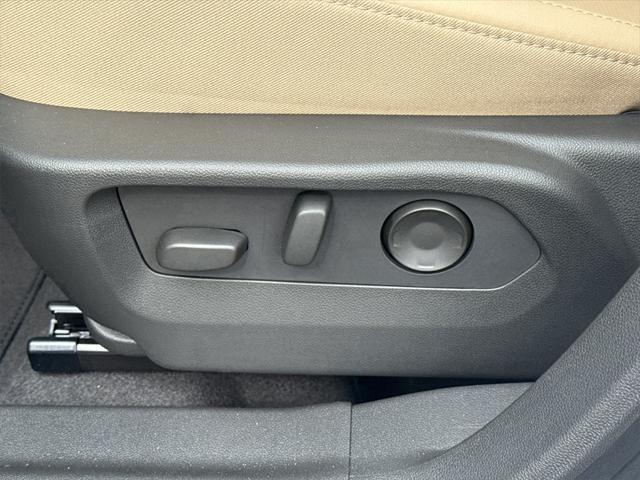 new 2025 Buick Envision car, priced at $38,825