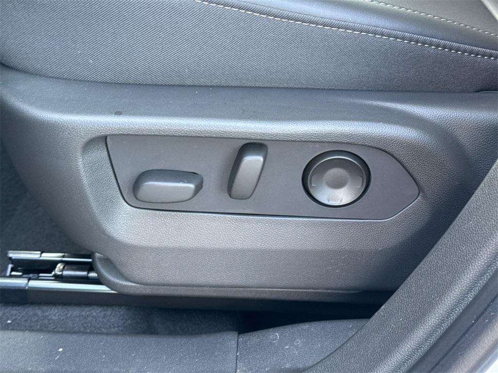 new 2025 Buick Envision car, priced at $33,000