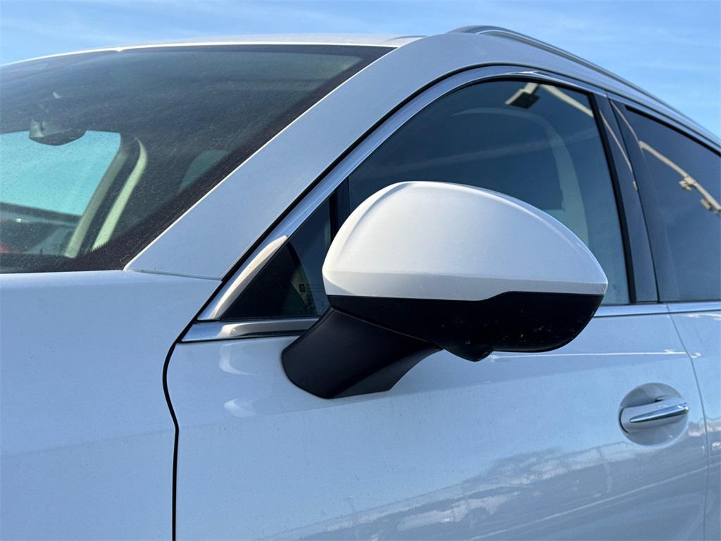 new 2025 Buick Envision car, priced at $33,000