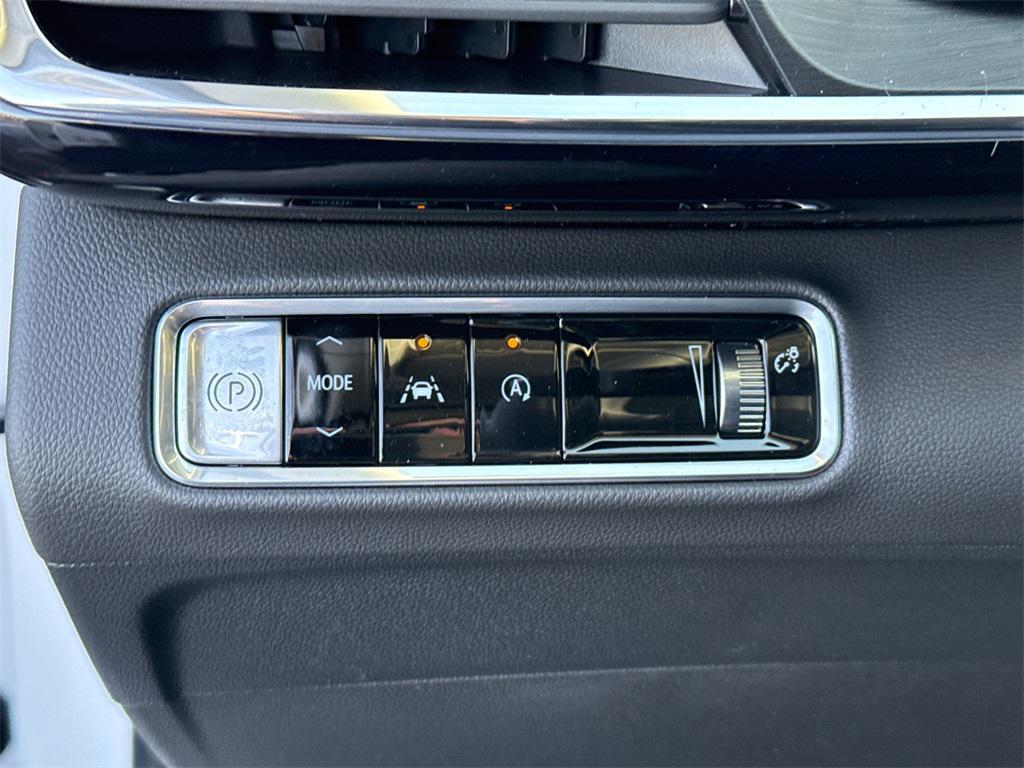 new 2025 Buick Envision car, priced at $33,000