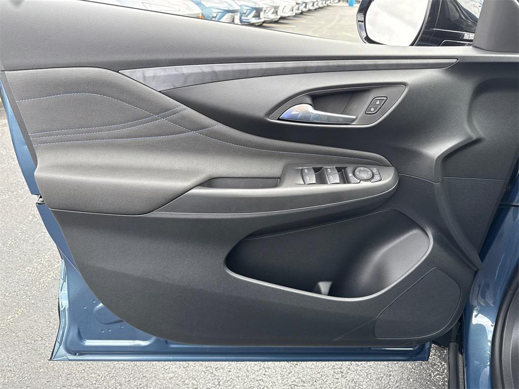 new 2025 Buick Envista car, priced at $28,000