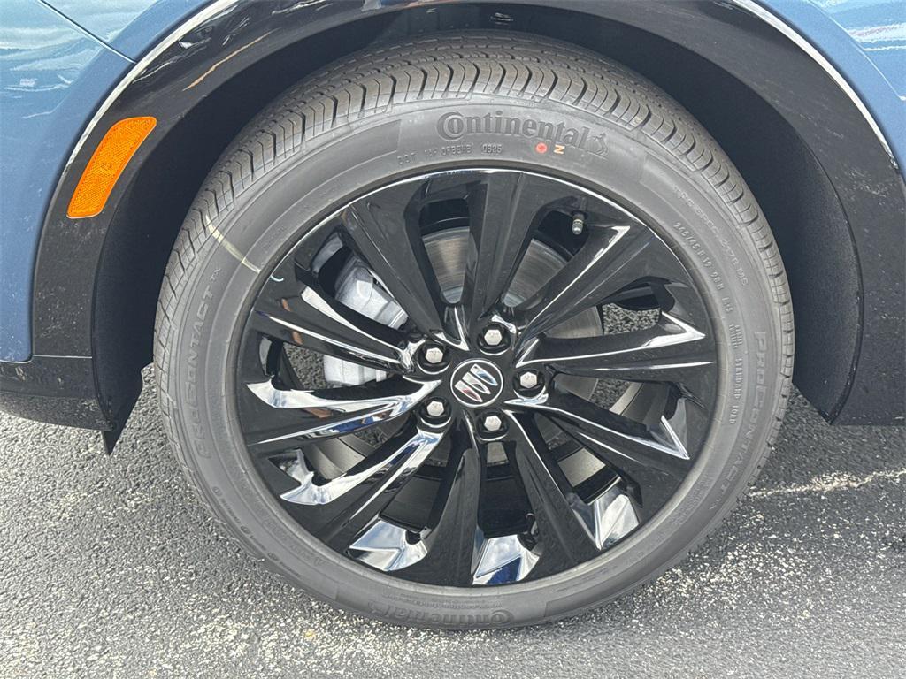 new 2025 Buick Envista car, priced at $28,000