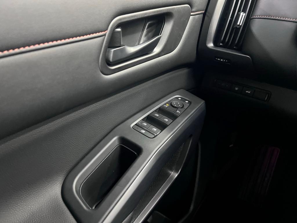 new 2025 Nissan Pathfinder car, priced at $44,677