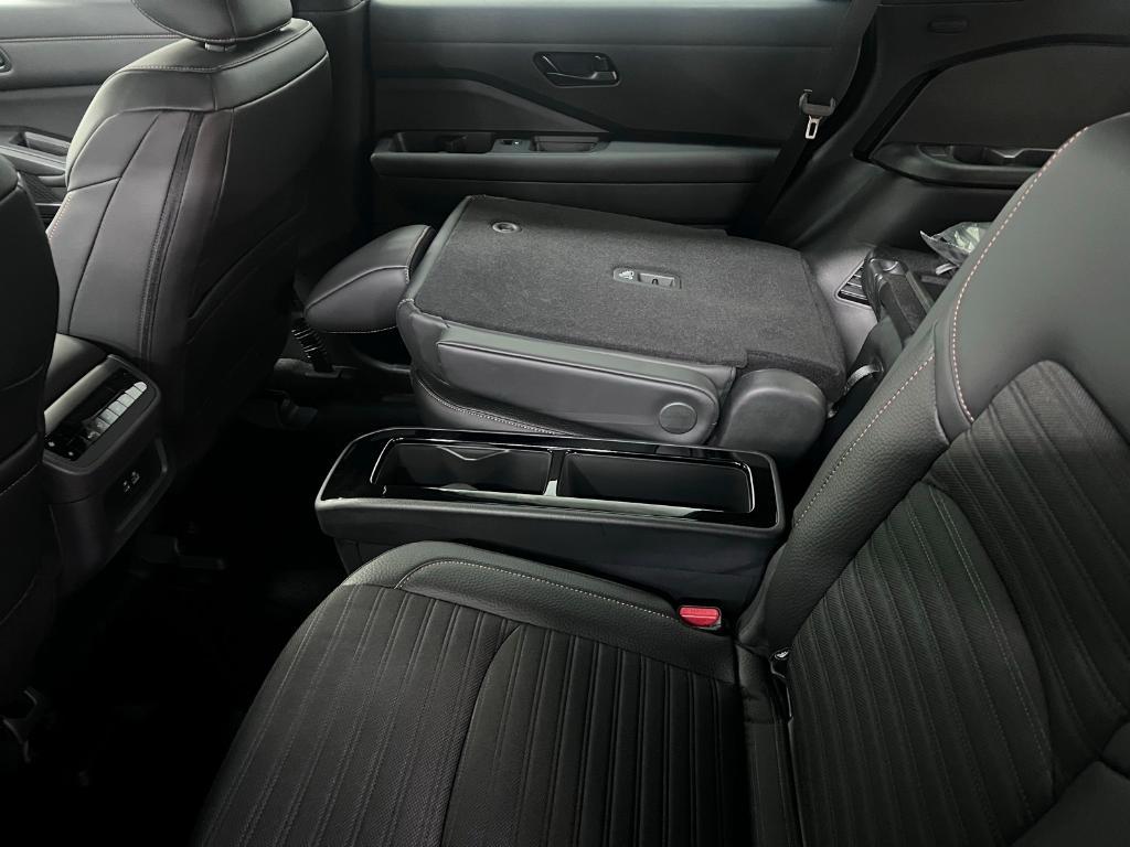 new 2025 Nissan Pathfinder car, priced at $44,677