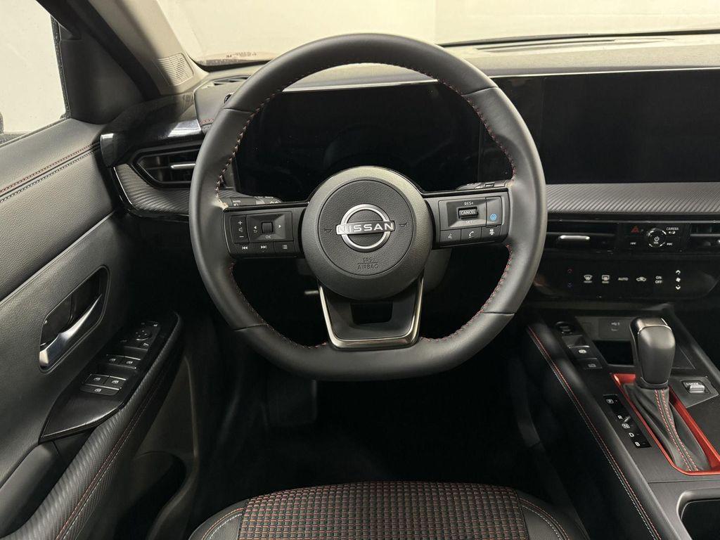 new 2025 Nissan Kicks car, priced at $29,997