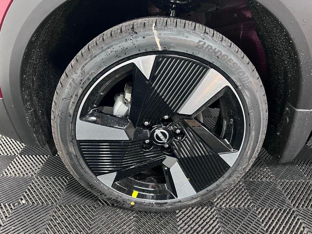 new 2025 Nissan Kicks car, priced at $30,497