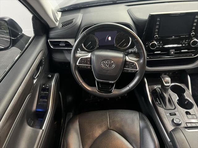 used 2022 Toyota Highlander car, priced at $38,497