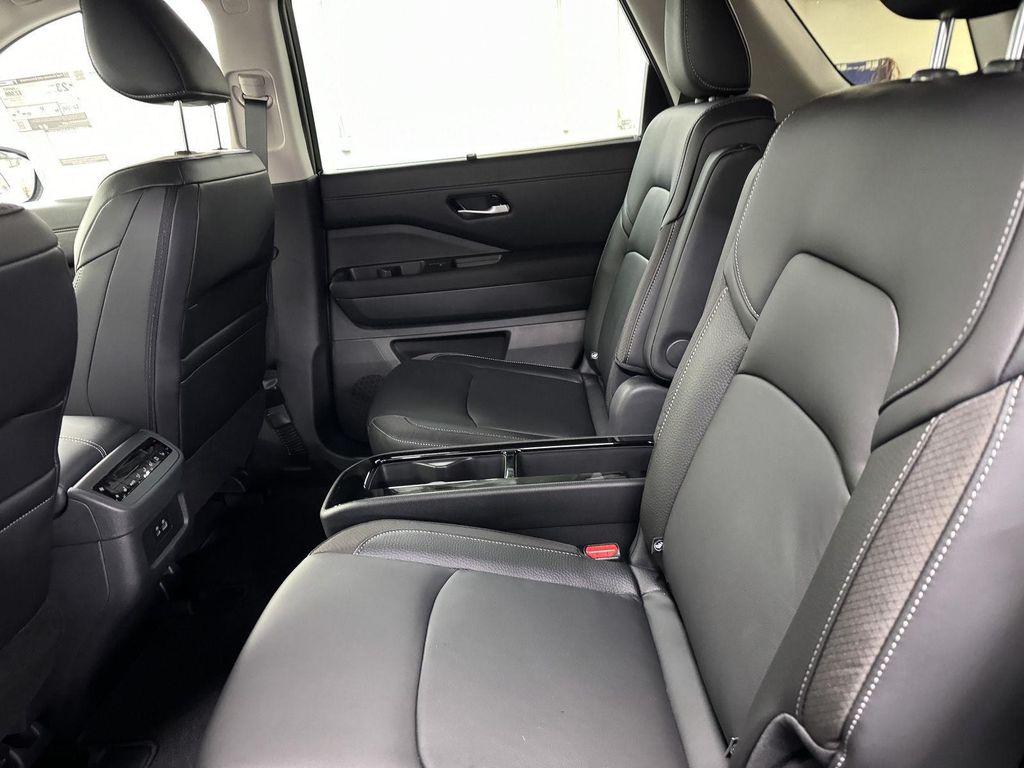 new 2025 Nissan Pathfinder car, priced at $47,997
