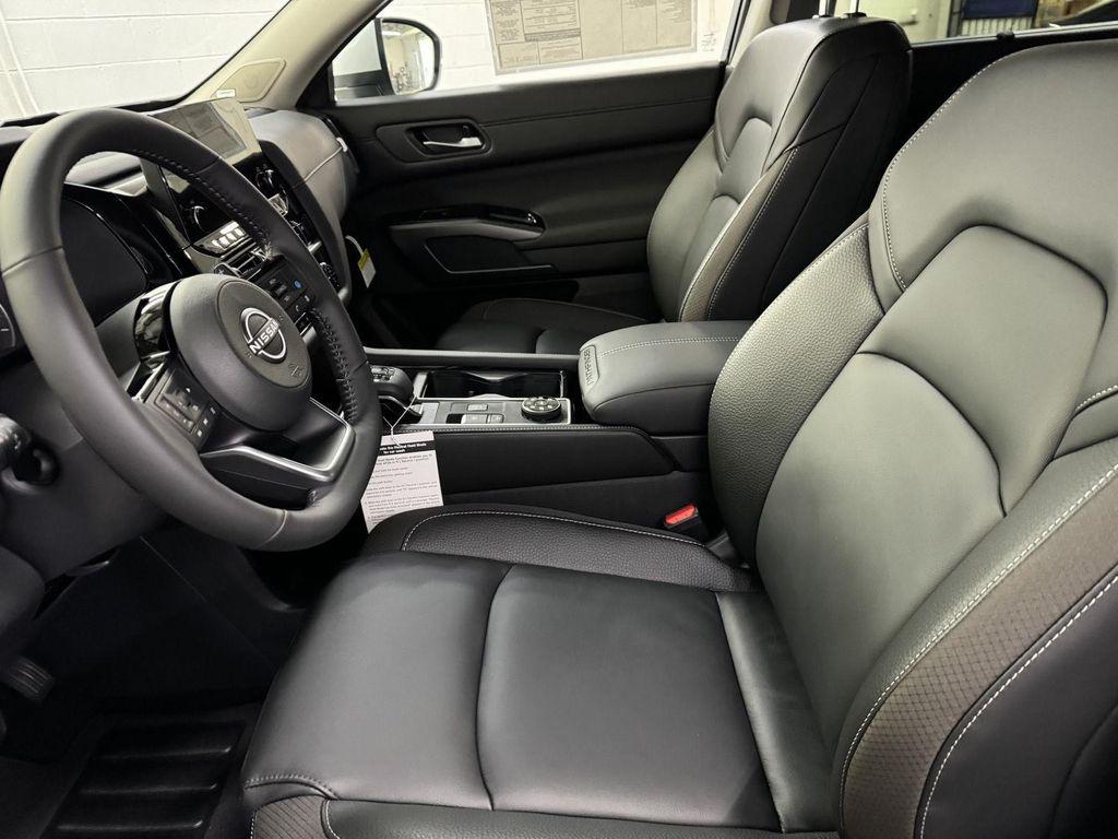 new 2025 Nissan Pathfinder car, priced at $47,997