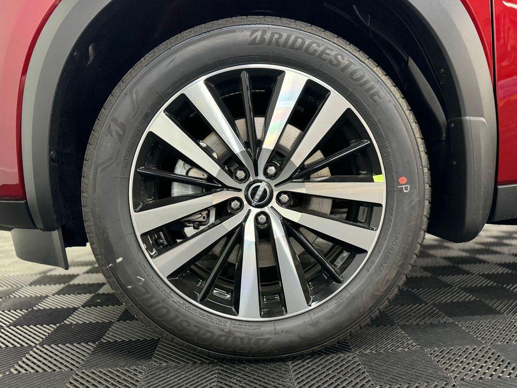 new 2025 Nissan Pathfinder car, priced at $51,997