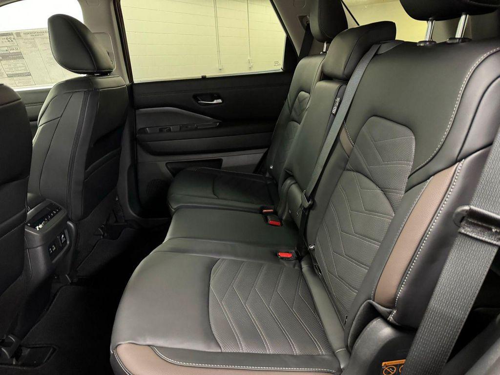 new 2025 Nissan Pathfinder car, priced at $51,997