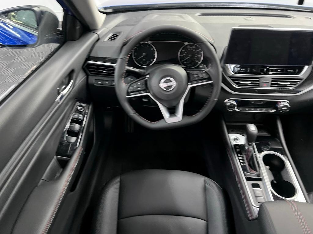 new 2025 Nissan Altima car, priced at $33,997