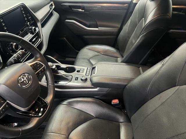 used 2022 Toyota Highlander car, priced at $39,497