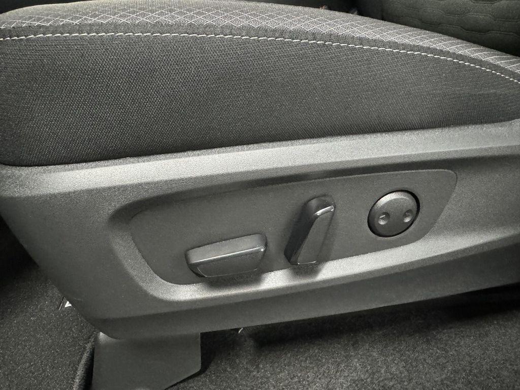 new 2025 Nissan Pathfinder car, priced at $40,997