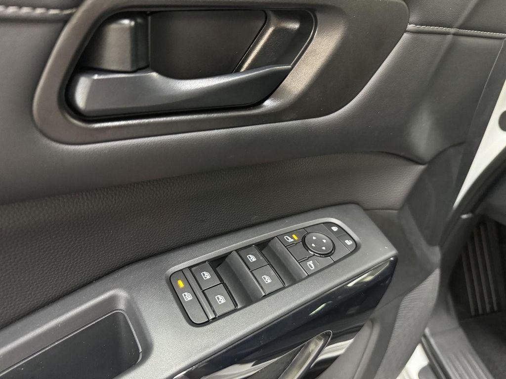 new 2025 Nissan Pathfinder car, priced at $40,997