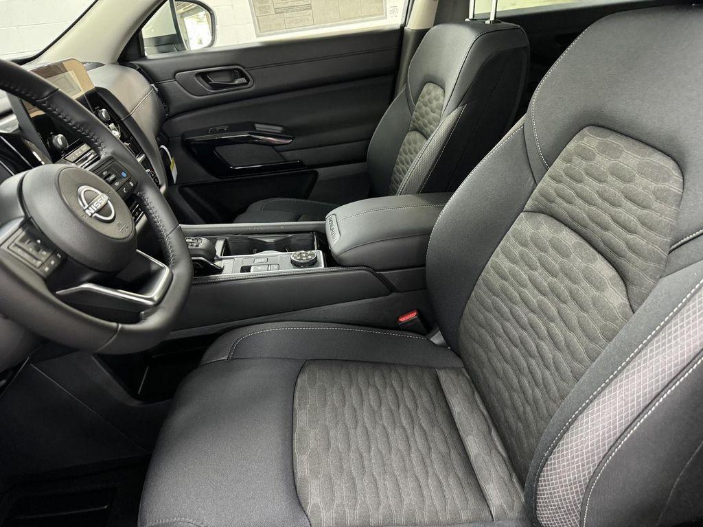 new 2025 Nissan Pathfinder car, priced at $40,997