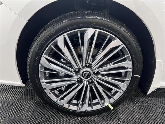 new 2025 Nissan Altima car, priced at $35,334