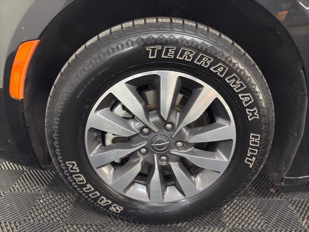 used 2024 Chrysler Pacifica Hybrid car, priced at $30,997