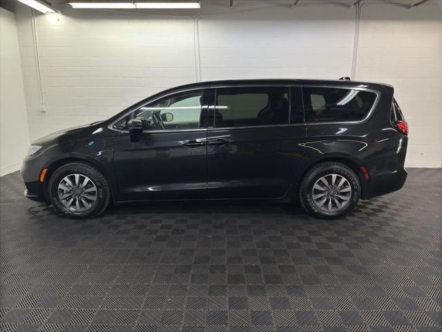 used 2024 Chrysler Pacifica Hybrid car, priced at $28,997