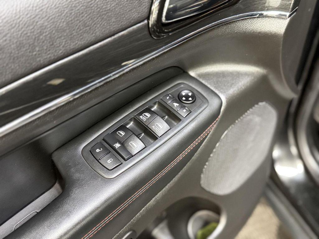 used 2021 Jeep Grand Cherokee car, priced at $27,497