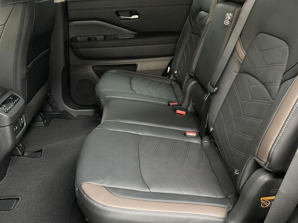 new 2025 Nissan Pathfinder car, priced at $49,997