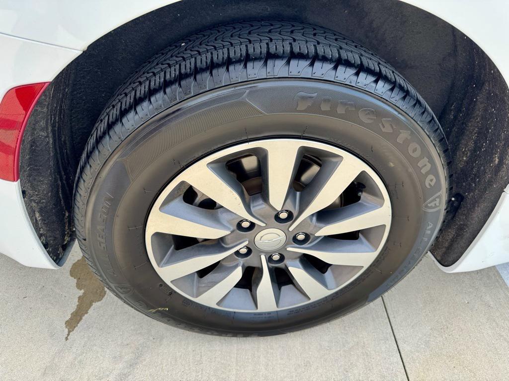 used 2020 Chrysler Pacifica car, priced at $23,313