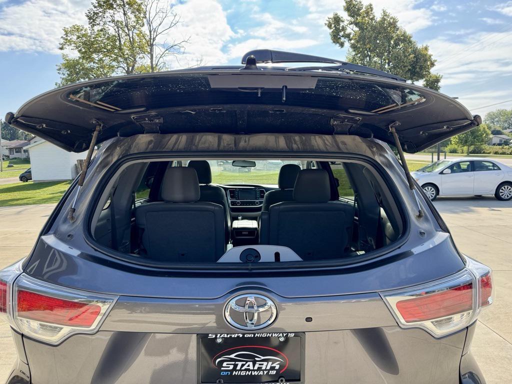 used 2016 Toyota Highlander car, priced at $23,810