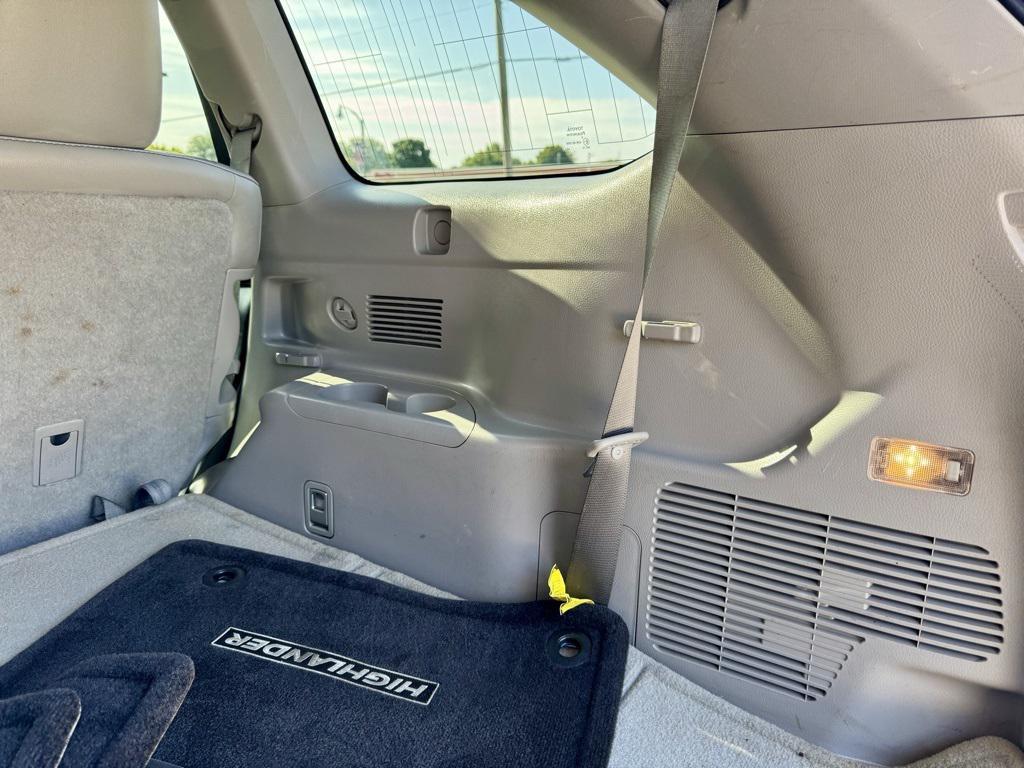 used 2016 Toyota Highlander car, priced at $23,810