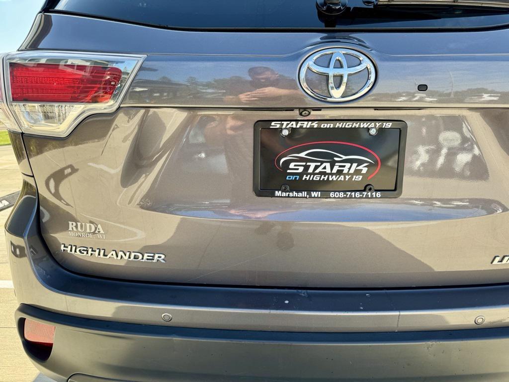 used 2016 Toyota Highlander car, priced at $23,810