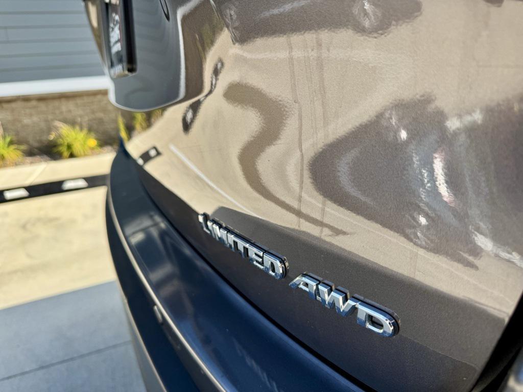 used 2016 Toyota Highlander car, priced at $23,810