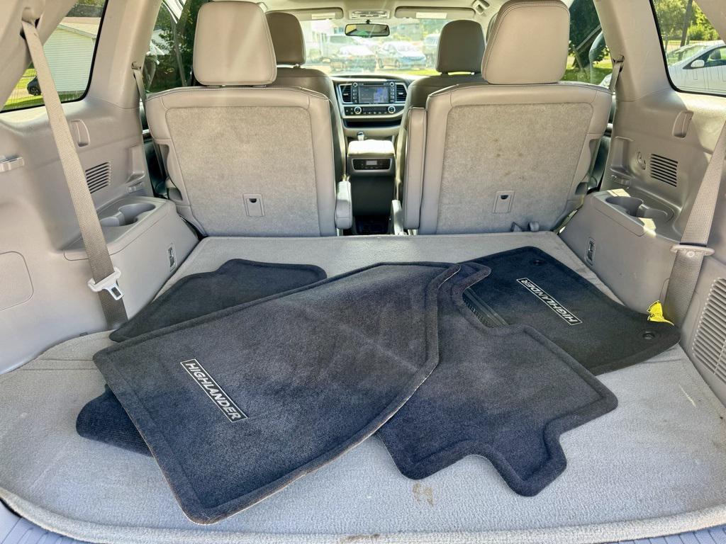 used 2016 Toyota Highlander car, priced at $23,810