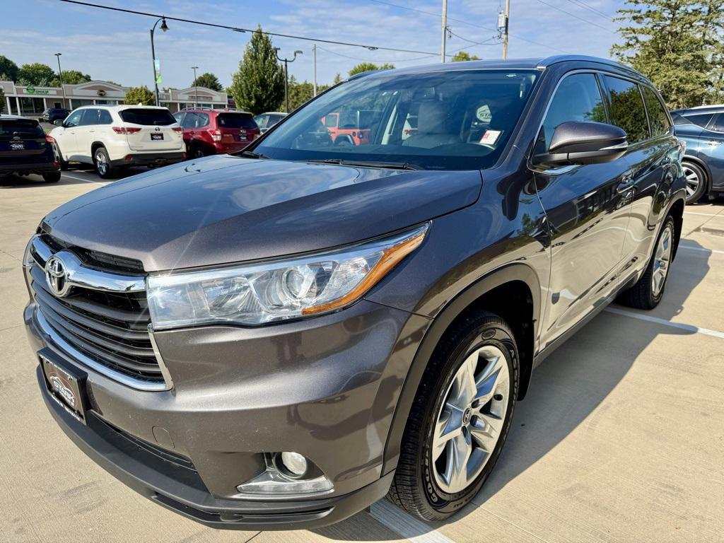 used 2016 Toyota Highlander car, priced at $23,810