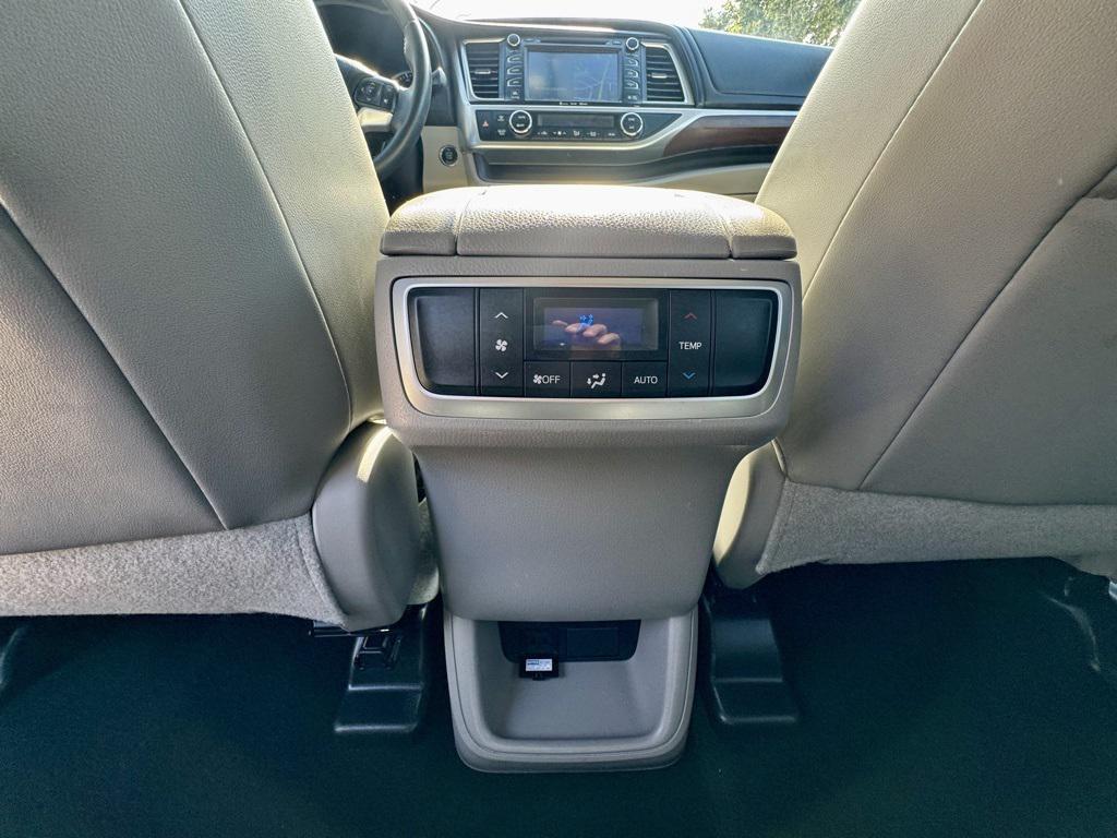 used 2016 Toyota Highlander car, priced at $23,810