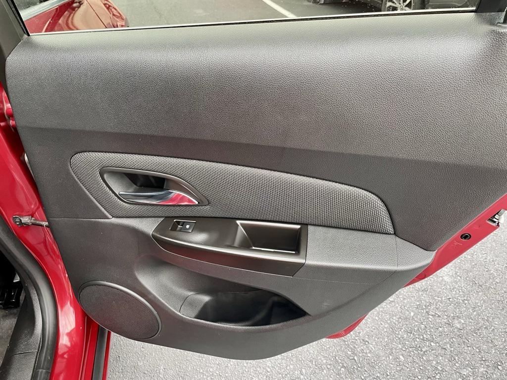 used 2014 Chevrolet Cruze car, priced at $9,288