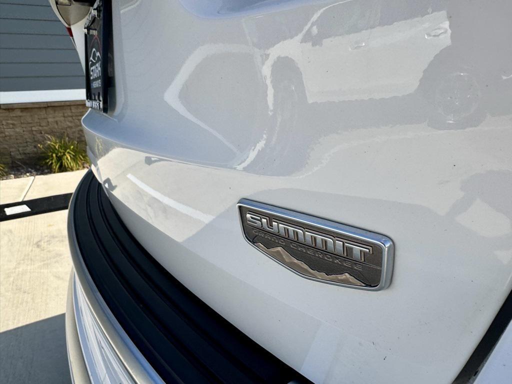 used 2015 Jeep Grand Cherokee car, priced at $19,897