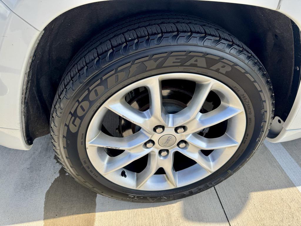 used 2015 Jeep Grand Cherokee car, priced at $19,897