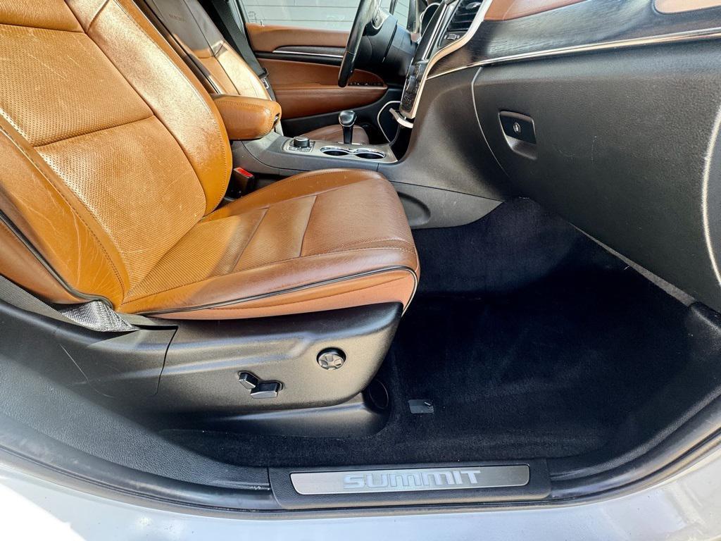 used 2015 Jeep Grand Cherokee car, priced at $19,897