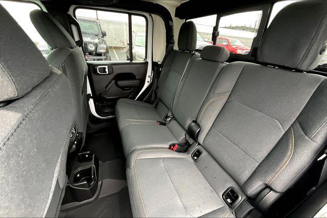 new 2025 Jeep Gladiator car, priced at $43,705