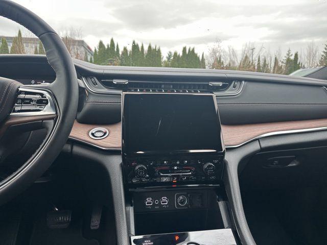 new 2025 Jeep Grand Cherokee L car, priced at $62,580