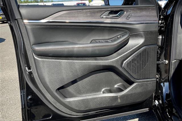 new 2025 Jeep Grand Cherokee car, priced at $51,481