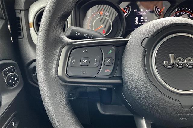 new 2025 Jeep Gladiator car, priced at $43,680