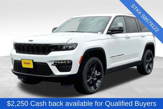 new 2025 Jeep Grand Cherokee car, priced at $43,750