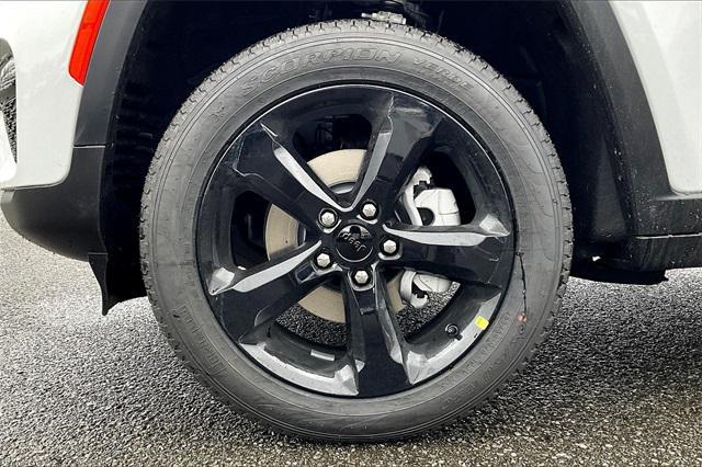 new 2025 Jeep Grand Cherokee car, priced at $51,940