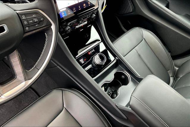 new 2025 Jeep Grand Cherokee car, priced at $43,750