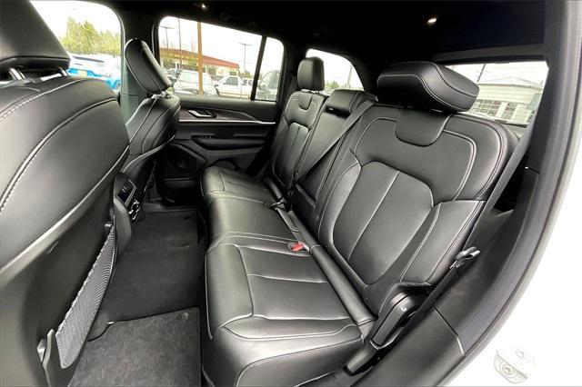 new 2025 Jeep Grand Cherokee car, priced at $51,940
