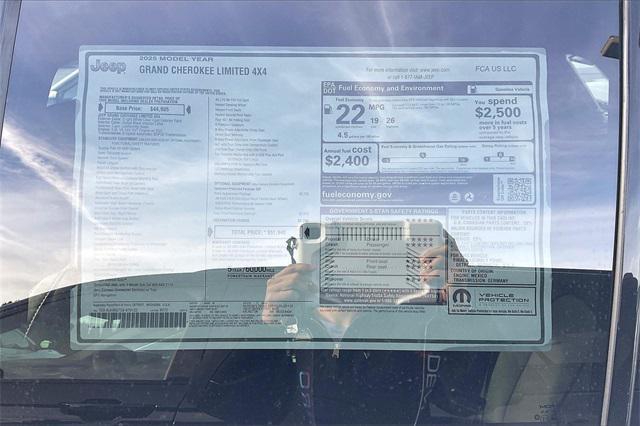new 2025 Jeep Grand Cherokee car, priced at $51,940
