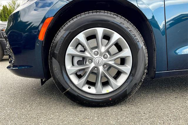 new 2025 Chrysler Pacifica car, priced at $46,248